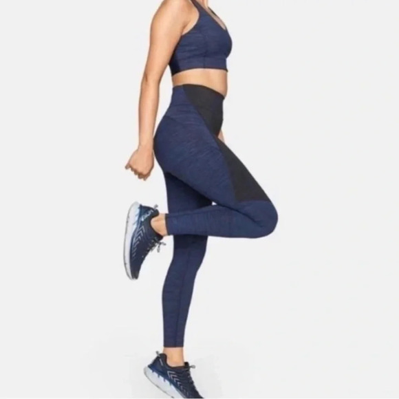 Womens Outdoor Voices 7/8 Two Tone Leggings, Size Small, Very Good Condition - Picture 2 of 6